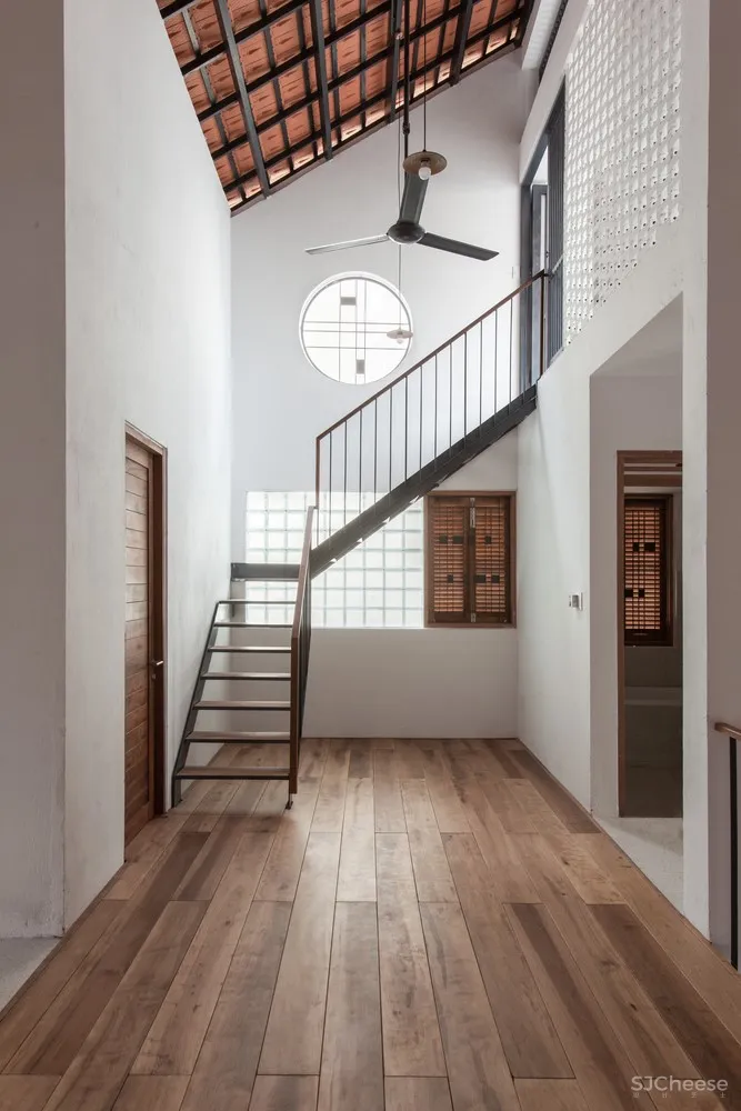 新作 | K59atelier 与自然的和谐相处Tile Roof House 首