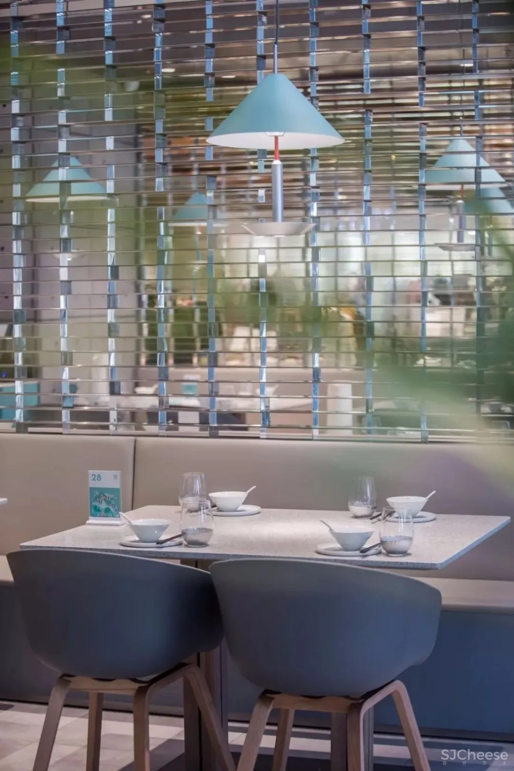 一个近乎透明的姚,深圳姚酸菜鱼诚品店 | 梅蘭工作室