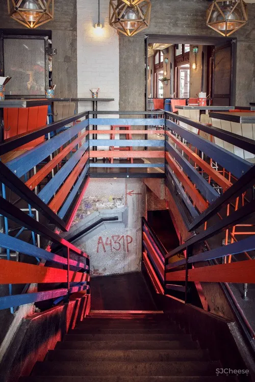 Kolor酒吧餐厅室内设计,布达佩斯 / 81font