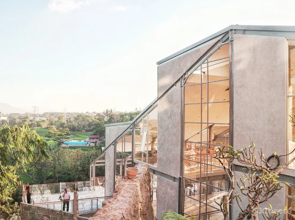 LUWIST | 印尼学生阶梯活动中心