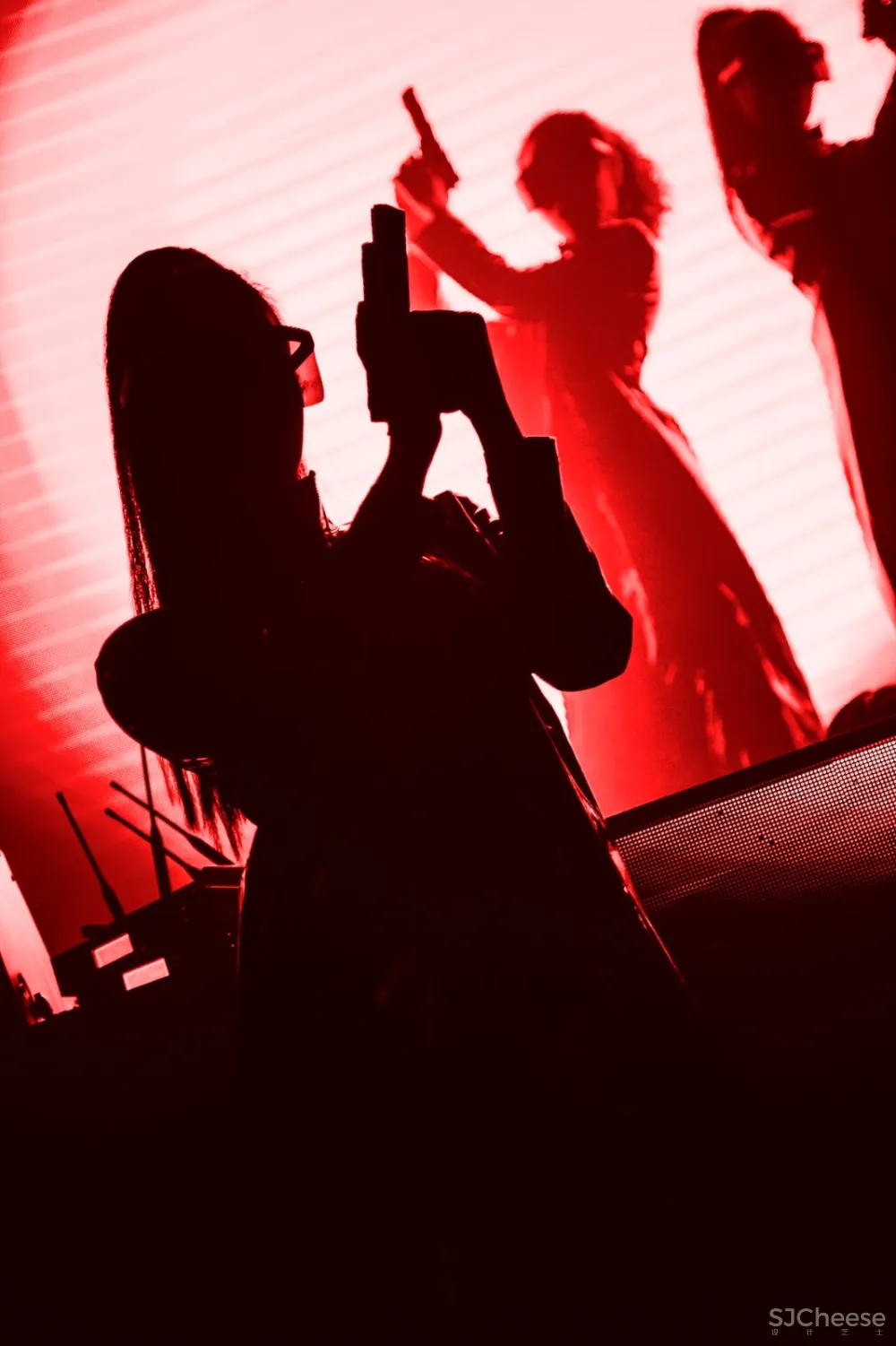 最新 | 黄永才:超有未来感的太空主题星舰酒吧,广州夜店新地标! 首