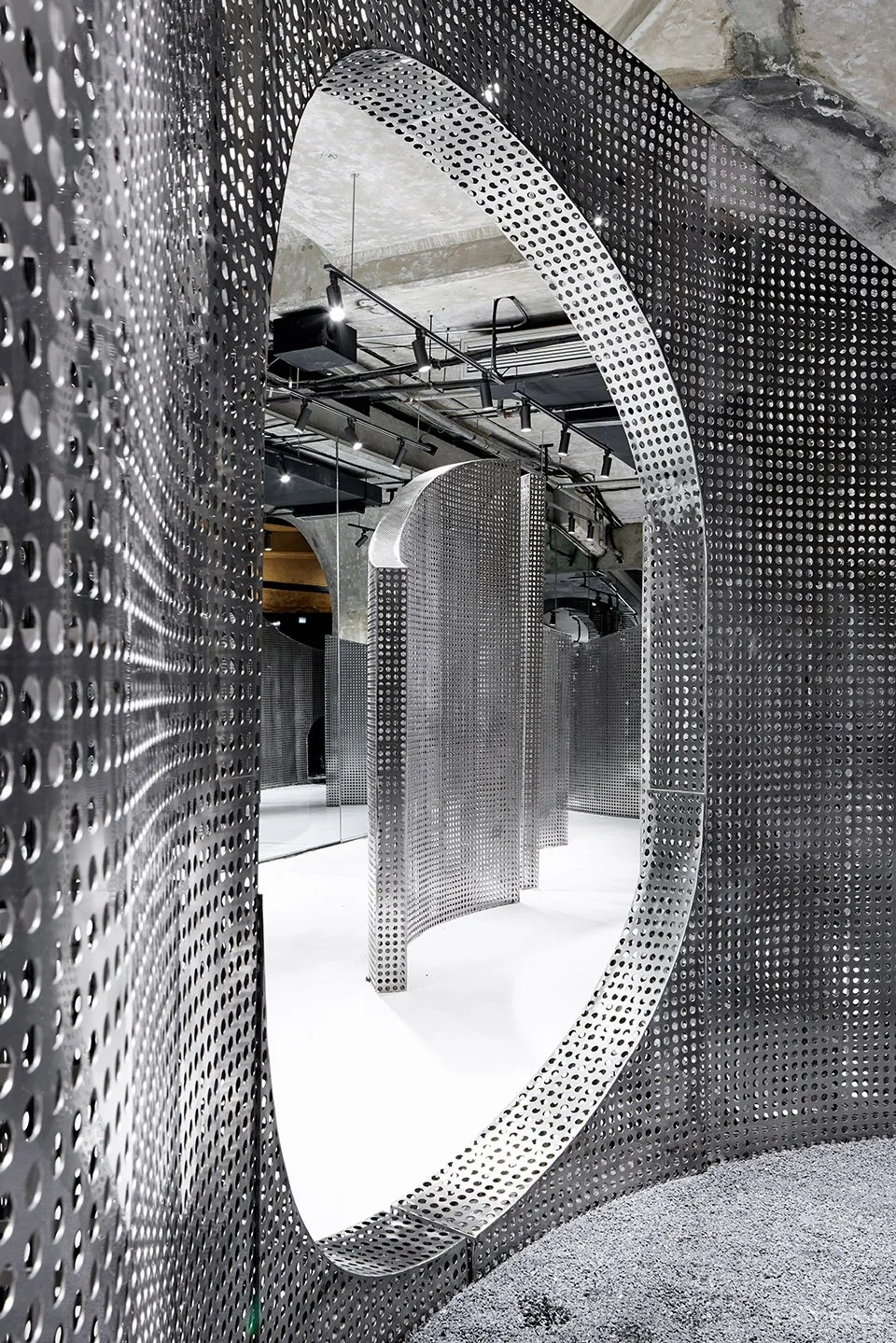 最新 I.F.S.E. SPACE CREATIVE LAB | 上海“动物脊背”零售空间设计 首