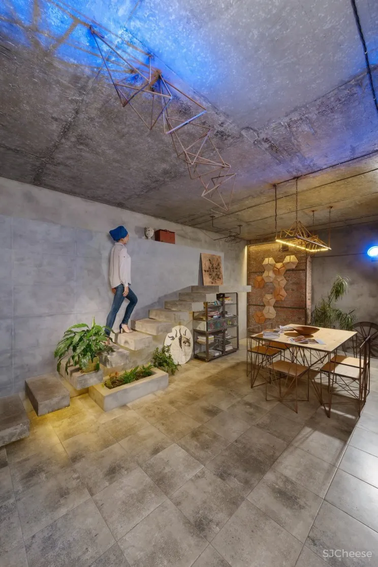 乌克兰101㎡工业风住宅 | Keivani Architects