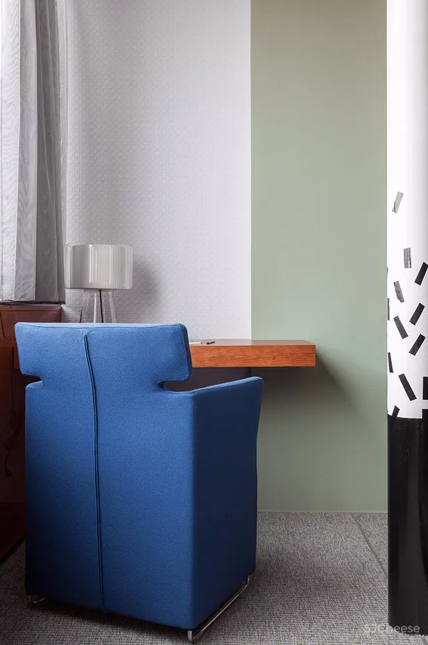 90㎡ 时尚彩色公寓丨家就该这样充满活力 首