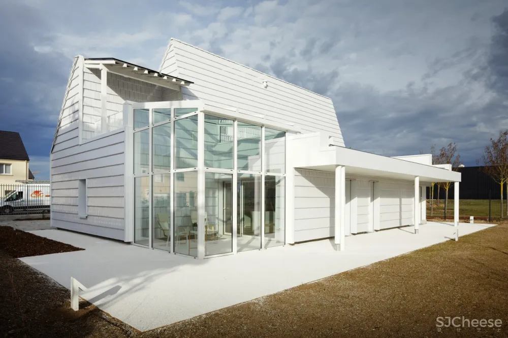 KONEKTI 2+1住宅 / Bruno Rollet Architecte