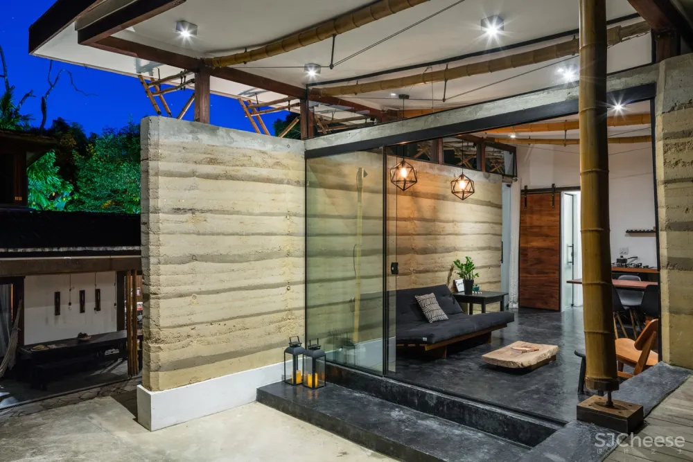 CRU! Architects | 石头与房子融为一体