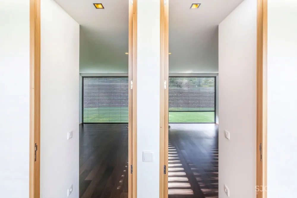 FCC Arquitectura | 葡萄牙拥有大地形区域的别墅 Campo das Paulas