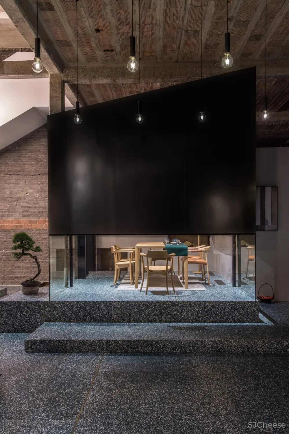 新作 | 耗资1000万,在450 m² 的老建筑内造了8个房子! 首