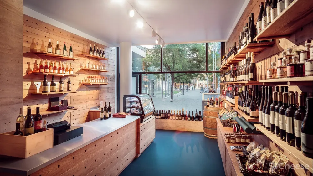 候车大厅内的酒吧餐厅,布达佩斯 / 81font