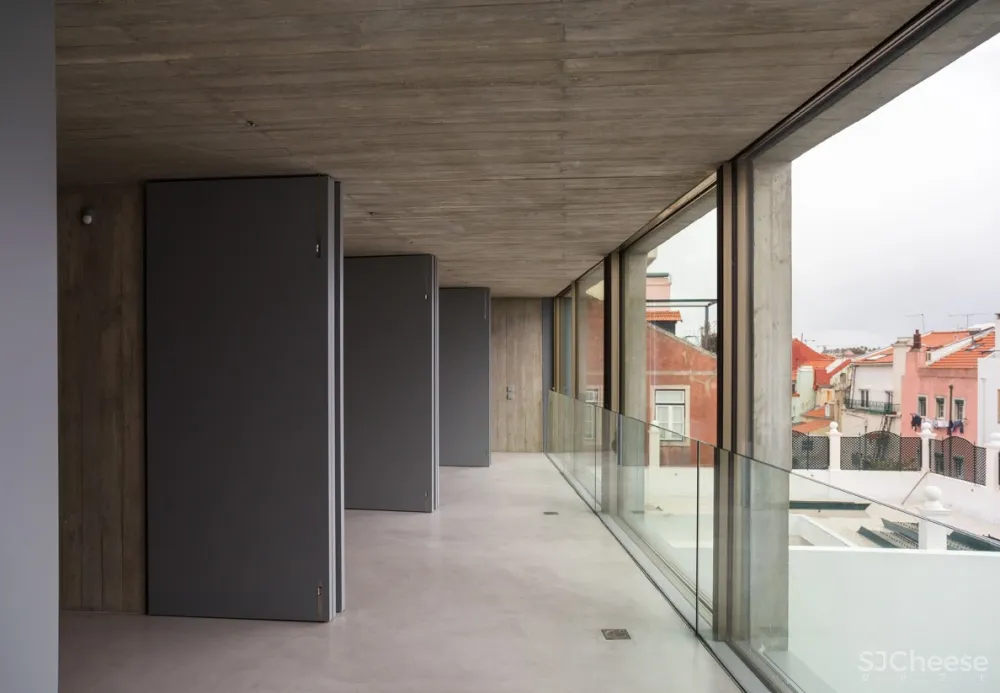 Aires Mateus | U形开口式混凝土住宅 首