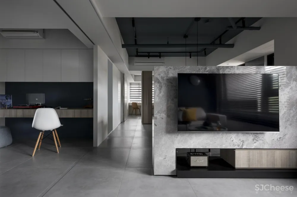 Blue in the F | 易其设计