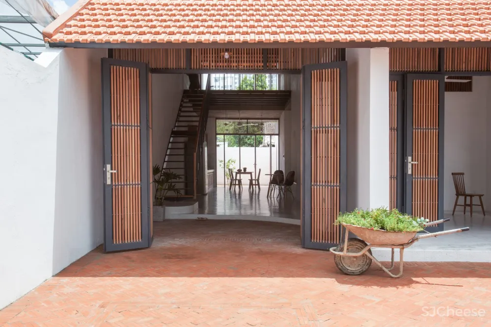 新作 | K59atelier 与自然的和谐相处Tile Roof House 首