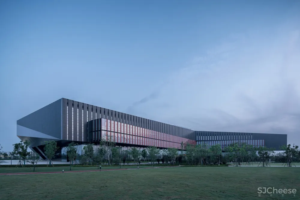 腾讯武汉研发中心 / 栖城设计