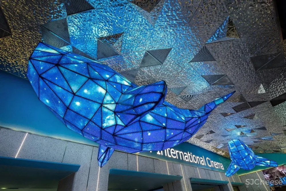 有一个蓝盈盈的梦境等着你,今晚一起去电影院做梦吗?