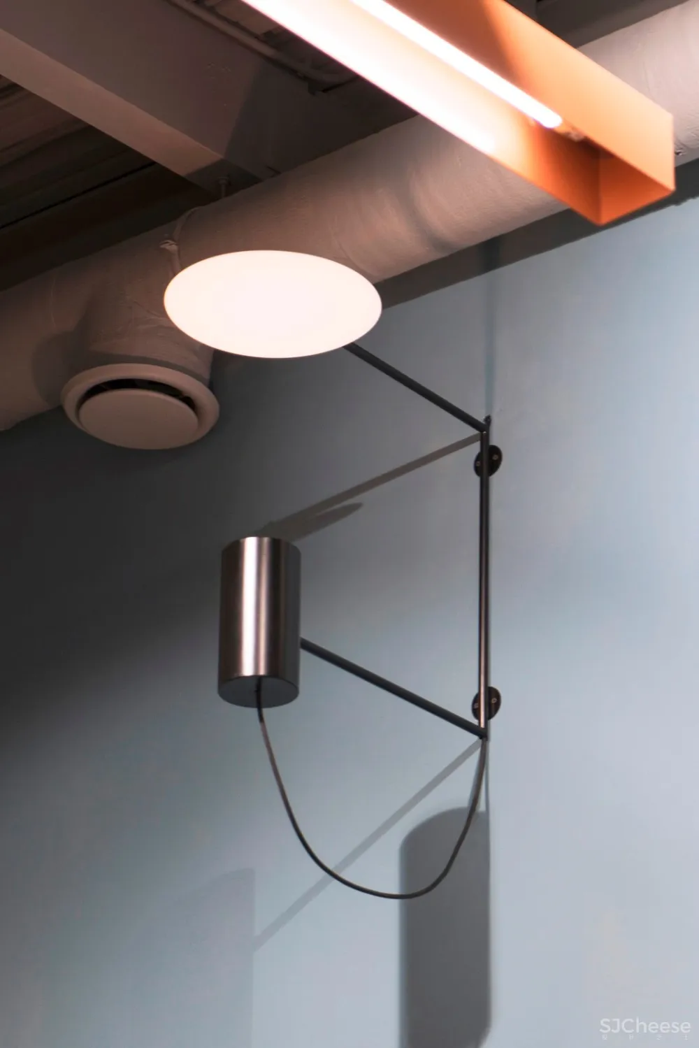 旧烘焙厂改造成的P.Y.E眼镜店 | Facultative Works