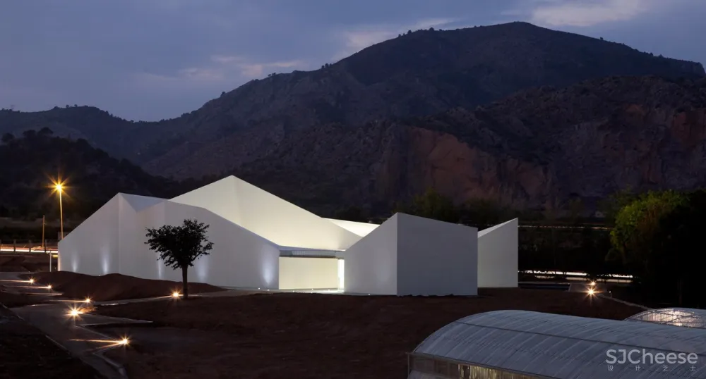 废弃工棚里的顶级米其林餐厅:我们是一家带餐厅的「 厨房 」