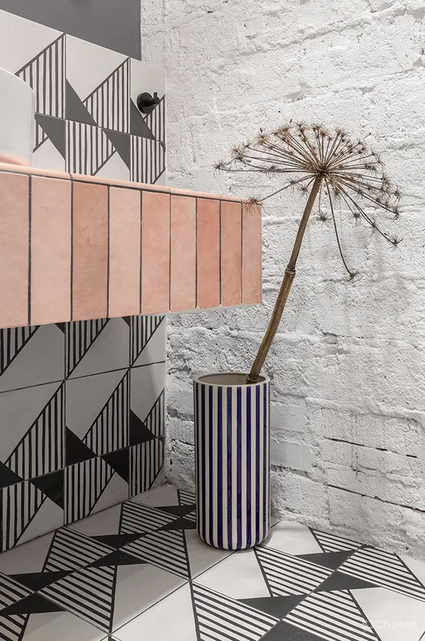 90㎡ 时尚彩色公寓丨家就该这样充满活力 首