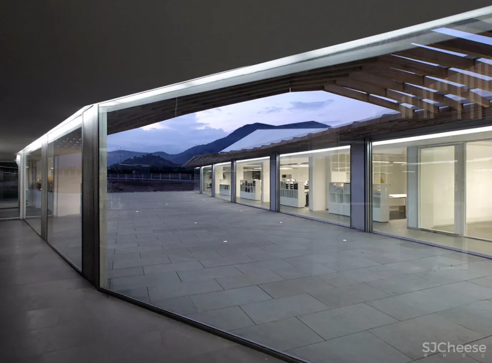 废弃工棚里的顶级米其林餐厅:我们是一家带餐厅的「 厨房 」