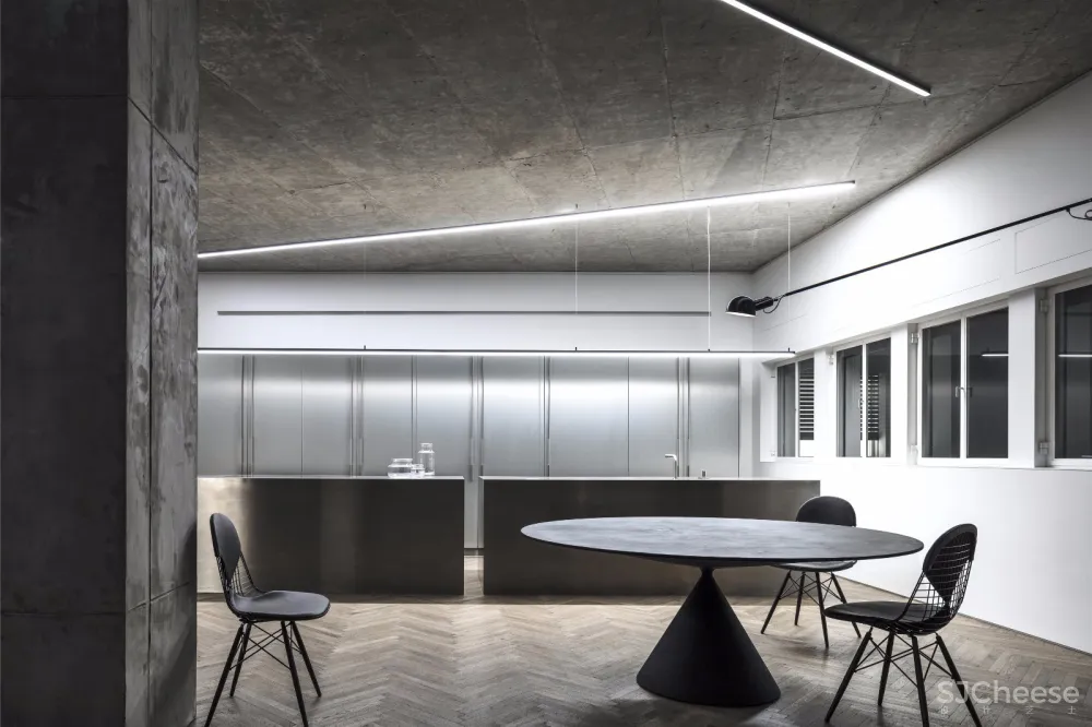 200㎡时尚工业风私人大宅 | Axelrod事务所 首