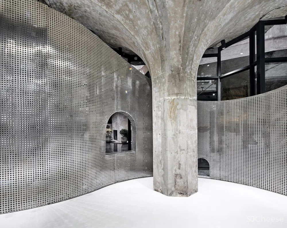 最新 I.F.S.E. SPACE CREATIVE LAB | 上海“动物脊背”零售空间设计 首