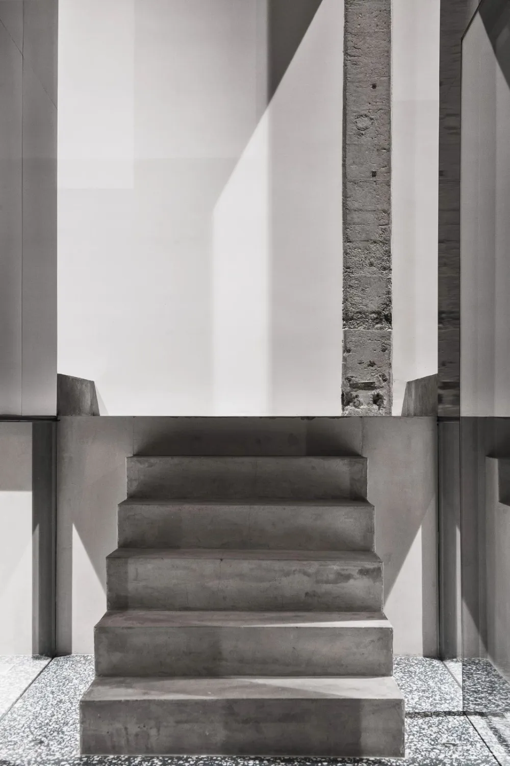 新作 | 耗资1000万,在450 m² 的老建筑内造了8个房子! 首