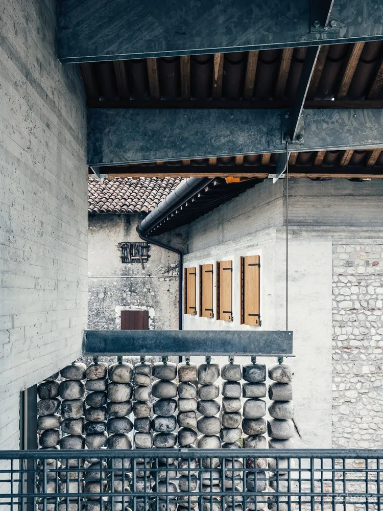 ELASTICOSPA+3 | 意大利石墙建筑 首