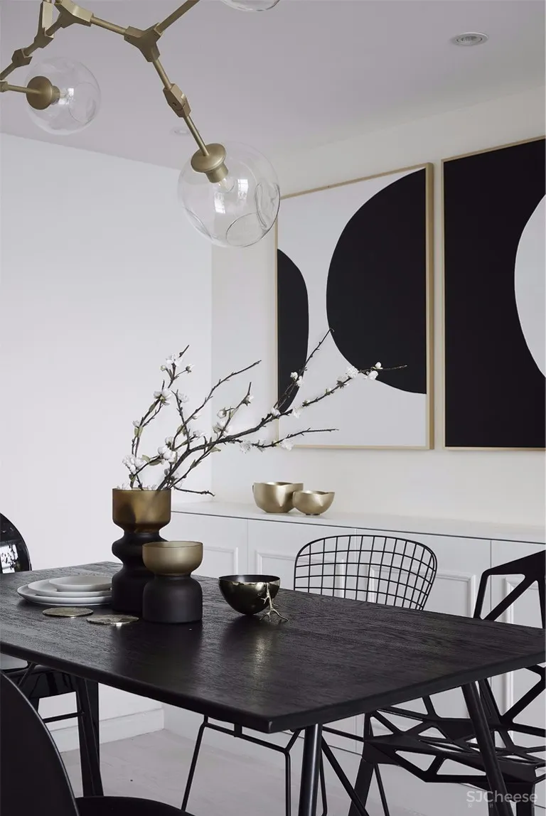 黑白复式公寓 | 目心设计