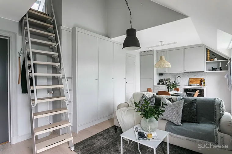 将空间打开,让阁楼成为舒适的单身小宅