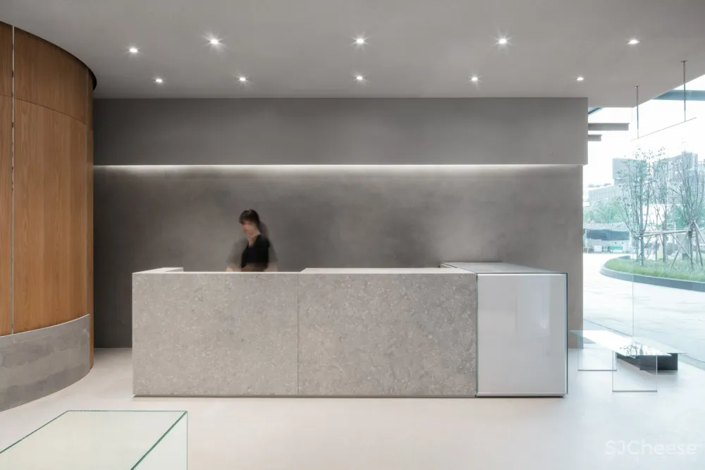 首发 | LABOTORY 里次斯基的建构主义表达: 韩国 The Ilma 服装品牌旗舰店