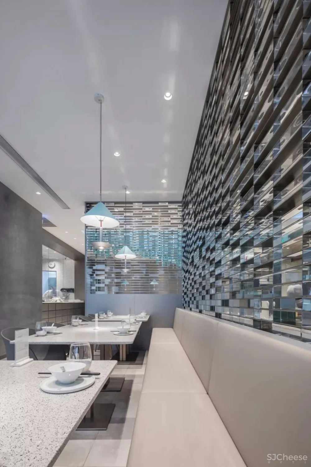 一个近乎透明的姚,深圳姚酸菜鱼诚品店 | 梅蘭工作室