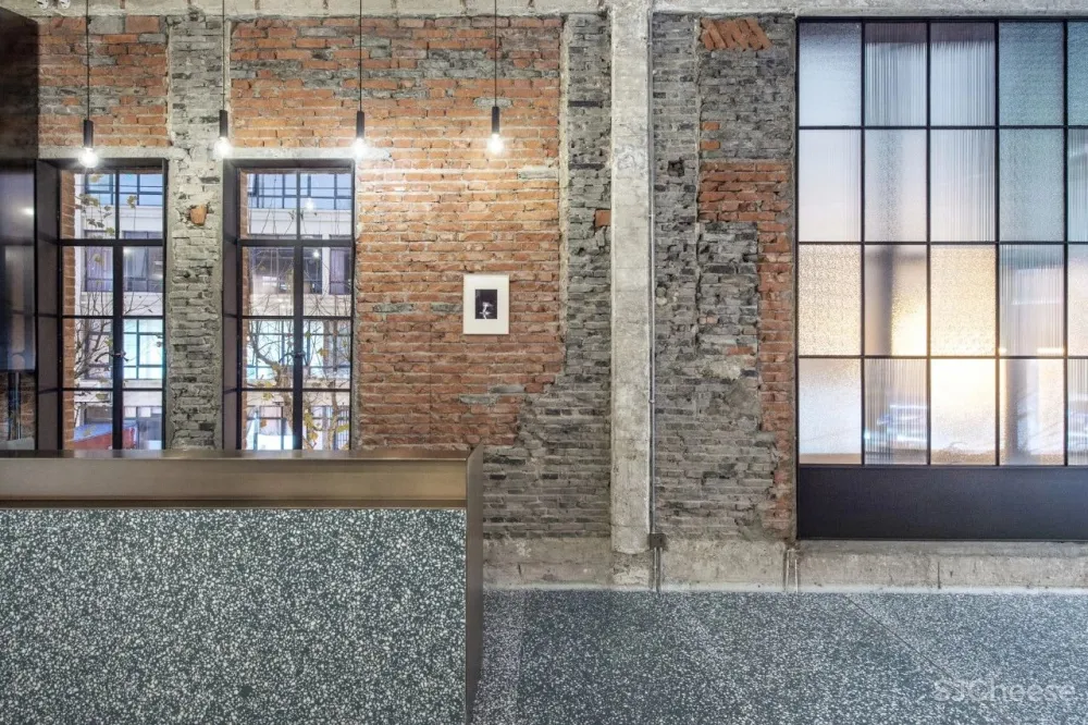 新作 | 耗资1000万,在450 m² 的老建筑内造了8个房子! 首