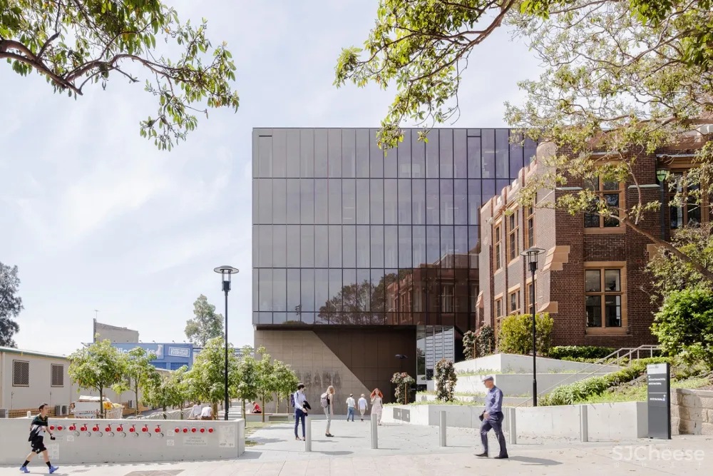 “Garabara”立面艺术装置,悉尼 / UAP + Robert Andrew