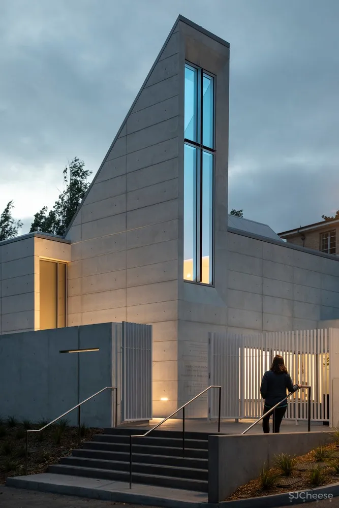 Mark Cavagnero Associates | 白色混凝土教堂