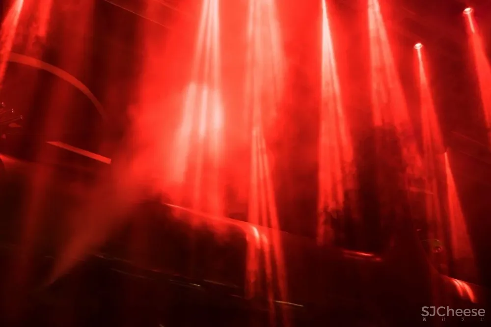 最新 | 黄永才:超有未来感的太空主题星舰酒吧,广州夜店新地标! 首