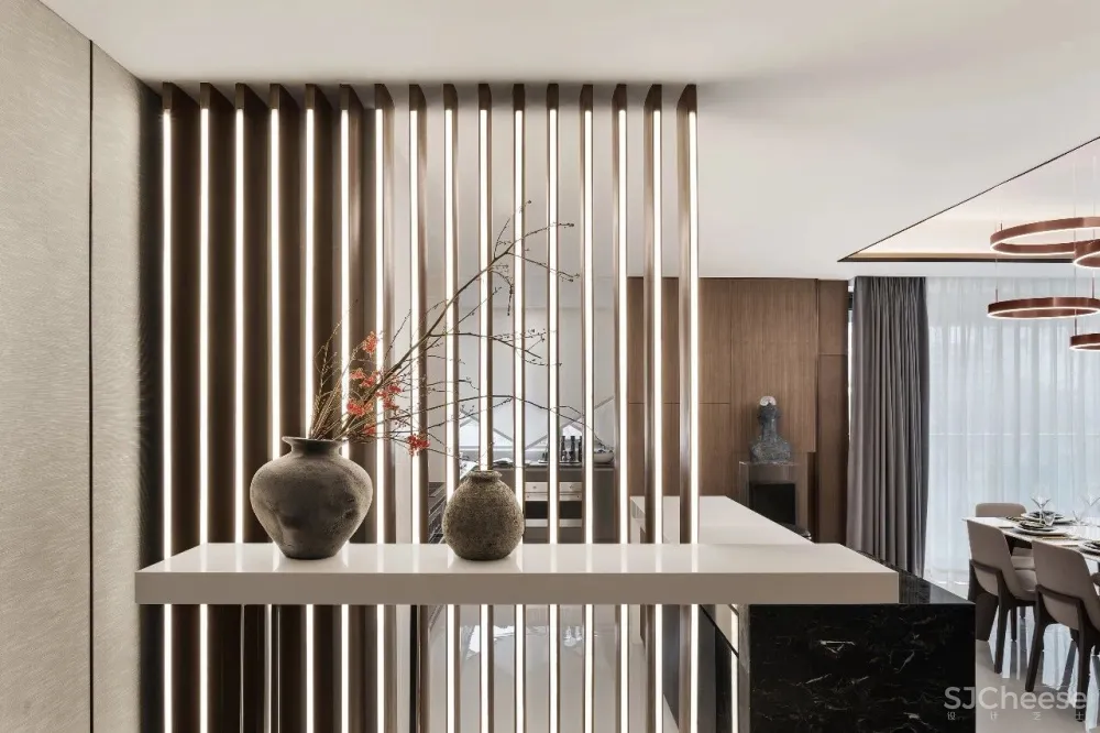 由单纯到复杂,再复归成熟的单纯