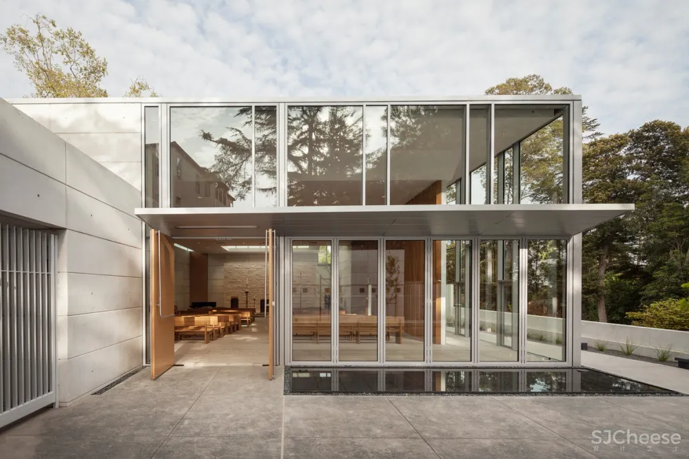 Mark Cavagnero Associates | 白色混凝土教堂