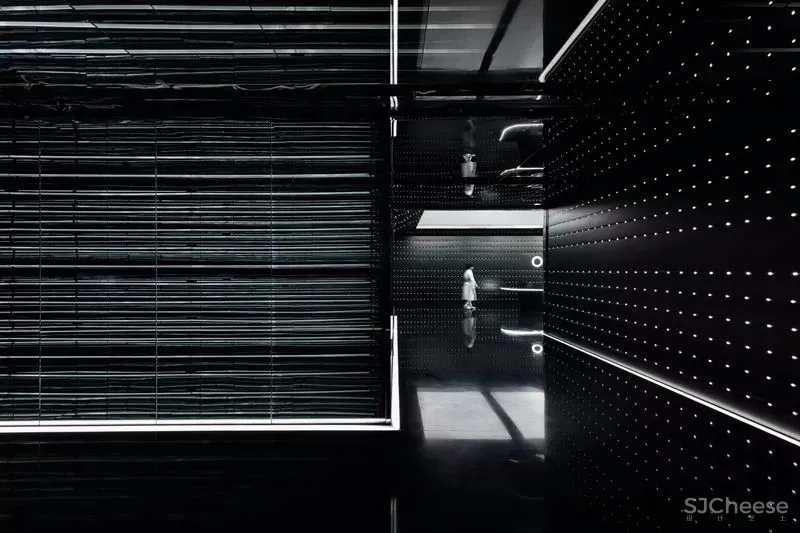 沉浸式体验!超感官城市光年展厅设计 | 峻佳设计 首