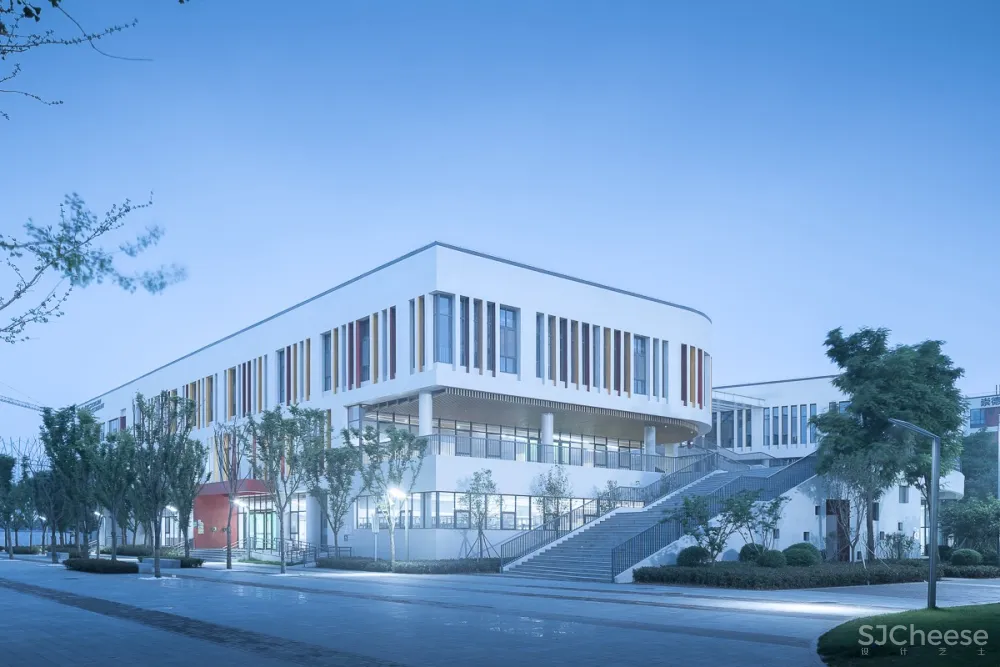 济宁海达行知学校 / 象外营造工作室