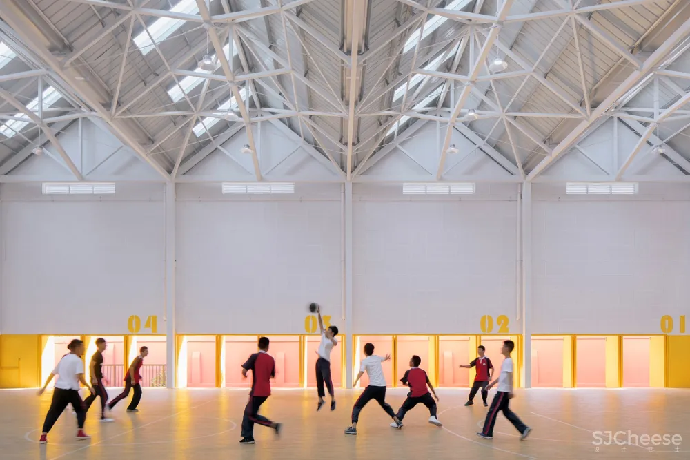 岳阳县三中学风雨操场兼报告厅,湖南 / 素朴建筑工作室