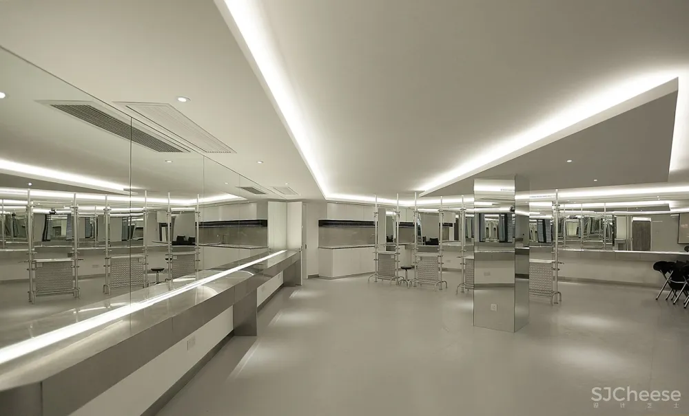 素质传播 | 杭州 维卡博造型商学院 首