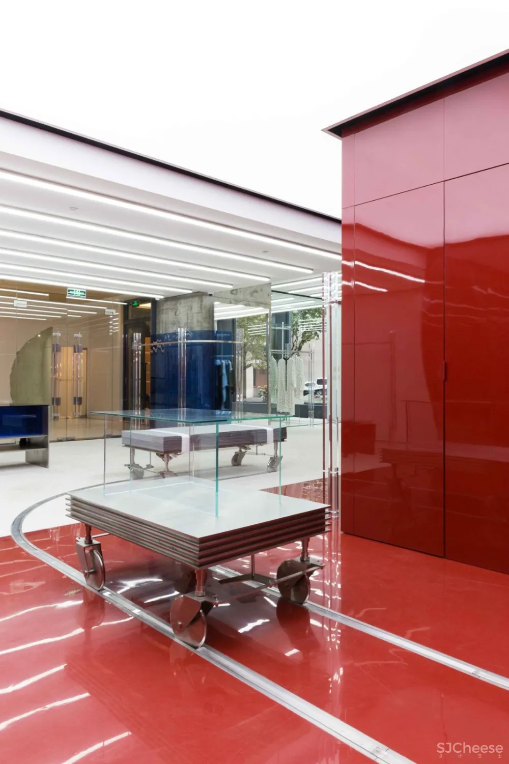 首发 | 多彩结构概念的运用 IMMI上海旗舰店 首