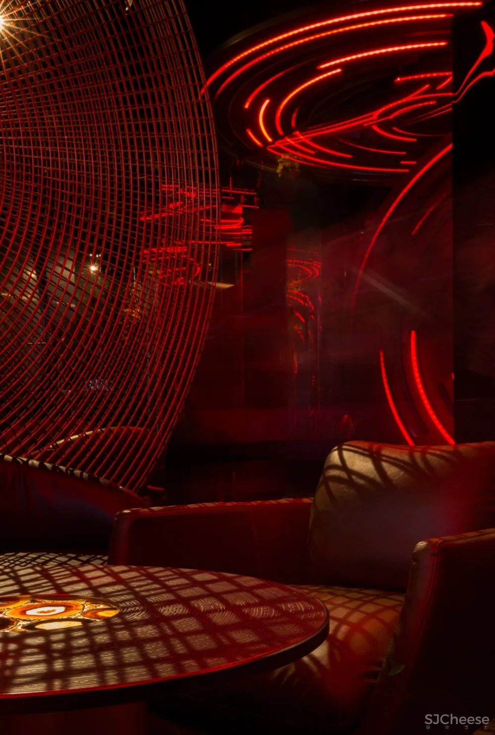 最新 | 黄永才:超有未来感的太空主题星舰酒吧,广州夜店新地标! 首