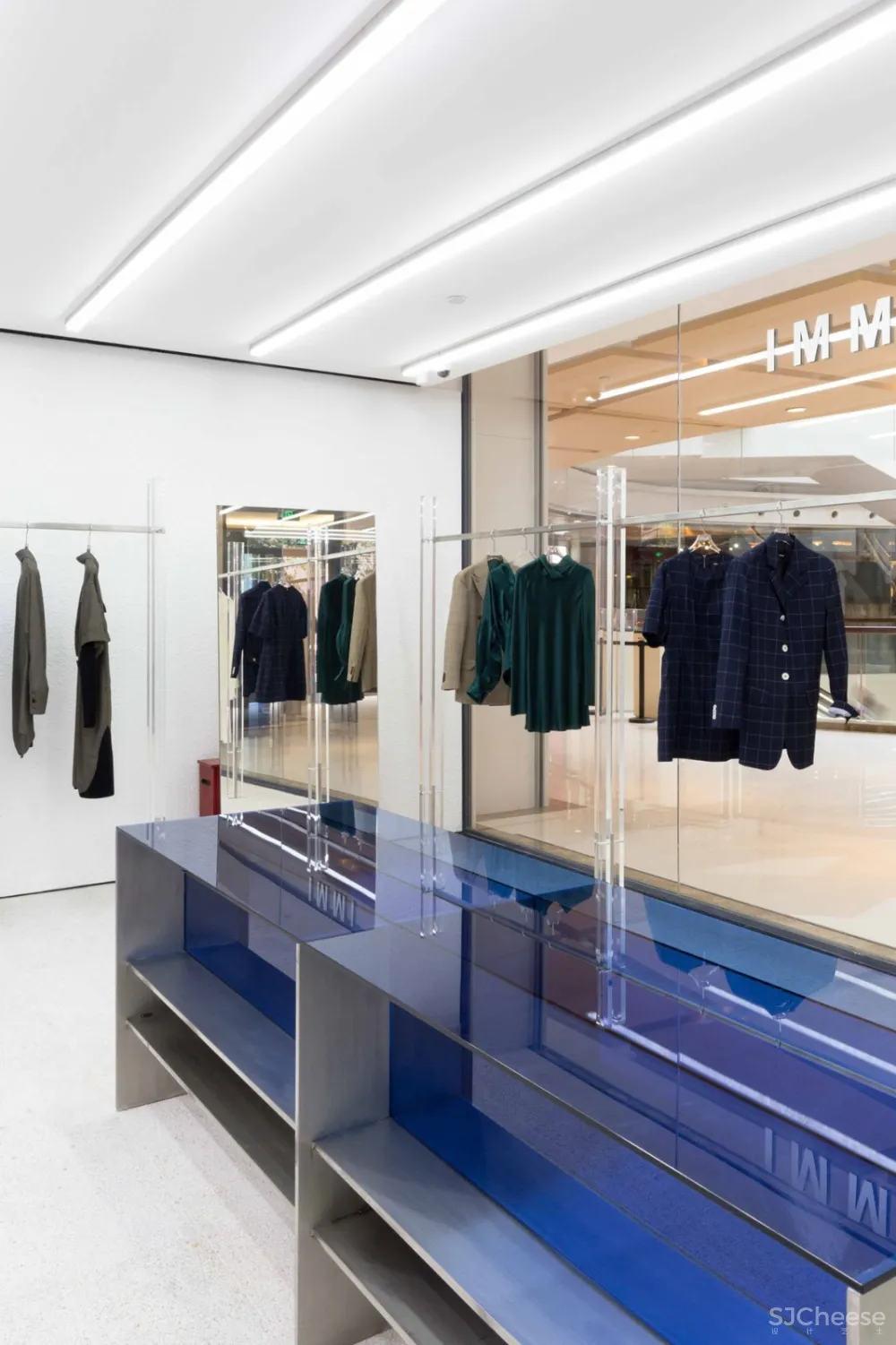 首发 | 多彩结构概念的运用 IMMI上海旗舰店 首