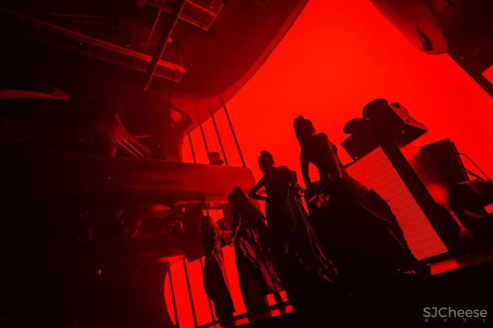 最新 | 黄永才:超有未来感的太空主题星舰酒吧,广州夜店新地标! 首