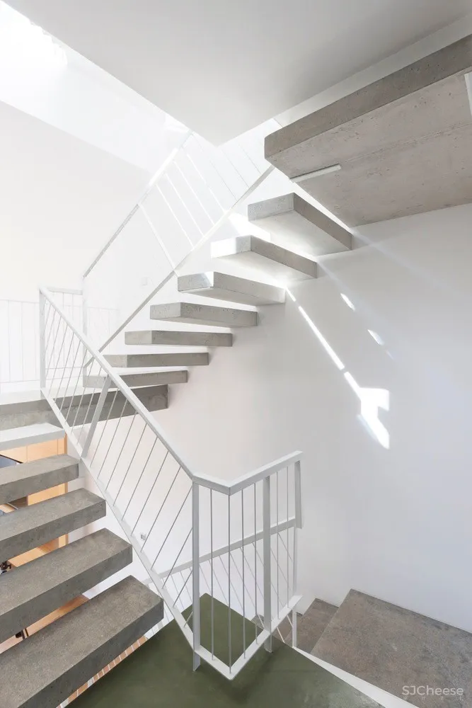 Ntovros Vasileios Architects | 俯瞰大海的希腊清新小别墅