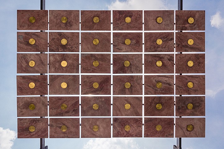 火山岩石板屋顶平台 / PALMA