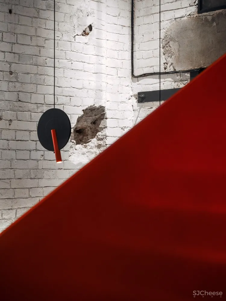 新作 | Architecture bureau DA 比萨22号餐厅 首