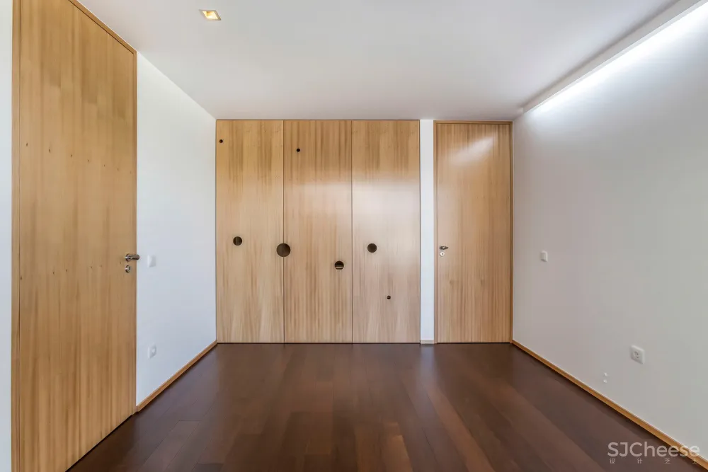 FCC Arquitectura | 葡萄牙拥有大地形区域的别墅 Campo das Paulas