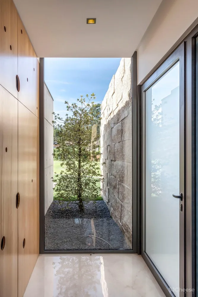 FCC Arquitectura | 葡萄牙拥有大地形区域的别墅 Campo das Paulas