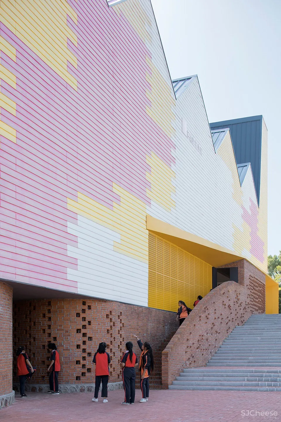 岳阳县三中学风雨操场兼报告厅,湖南 / 素朴建筑工作室